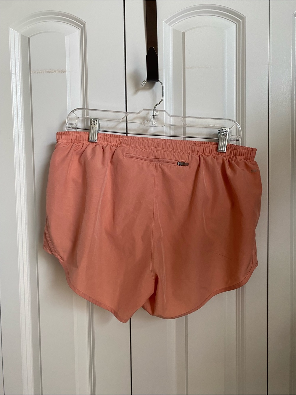 Nike Women's Peach Athletic Shorts Size Large - Picture 3 of 5